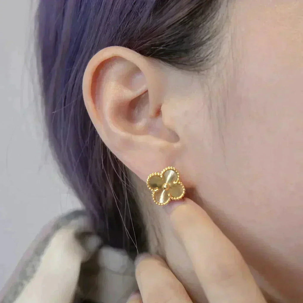 TimiCLOVER MEDIUM 1 MOTIFS LASER EARRINGS
