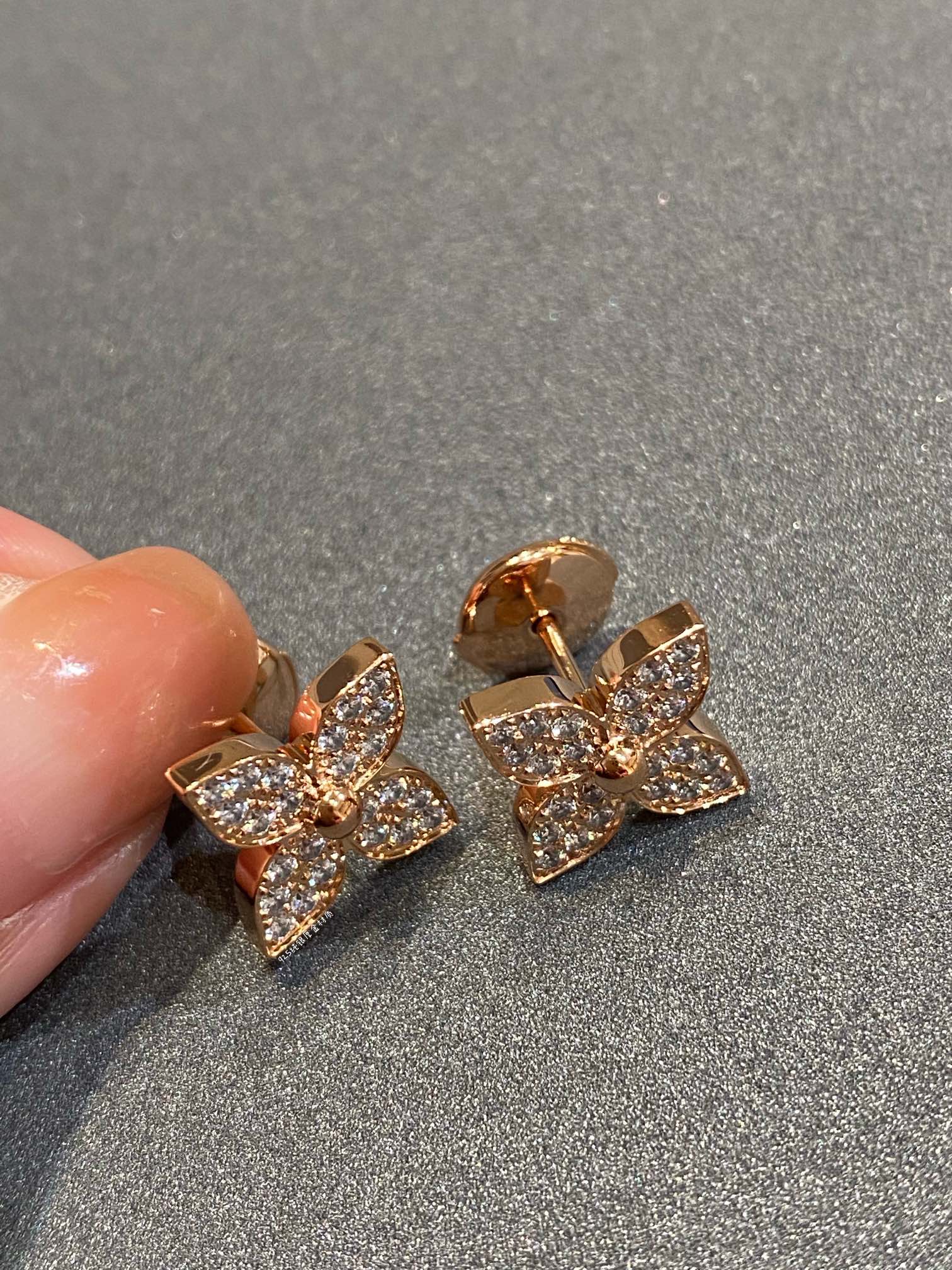 TimiSTAR DIAMOND EARRINGS