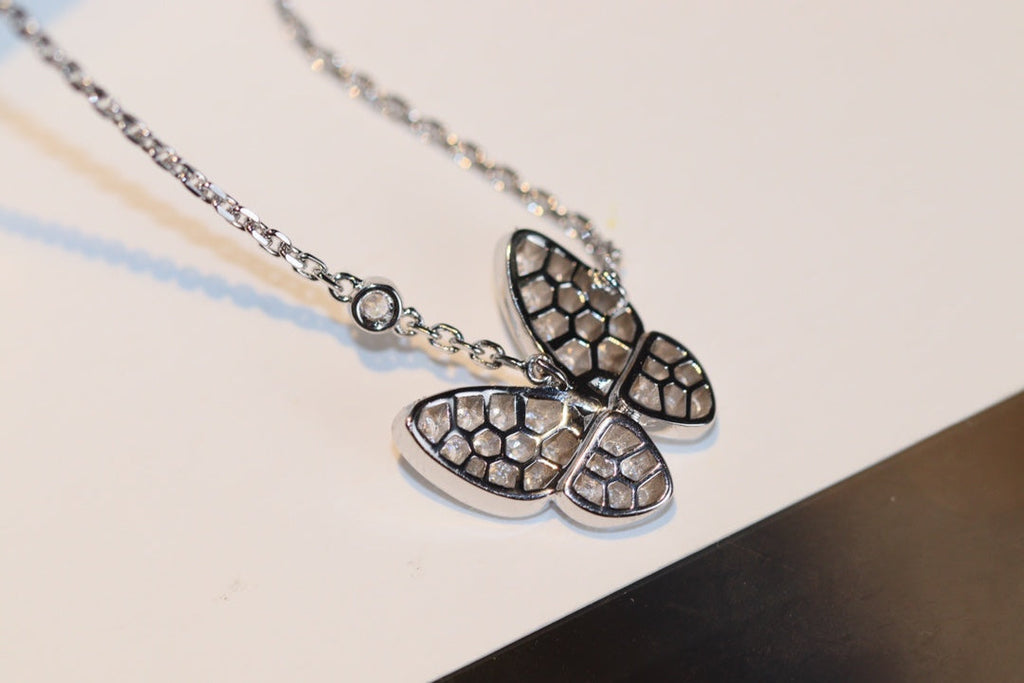 TimiBUTTERFLY DIAMOND NECKLACE