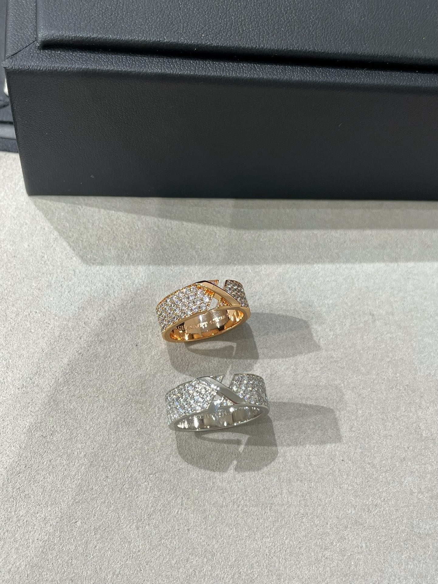 TimiLIENS EVIDENCE  DIAMOND PAVED RING