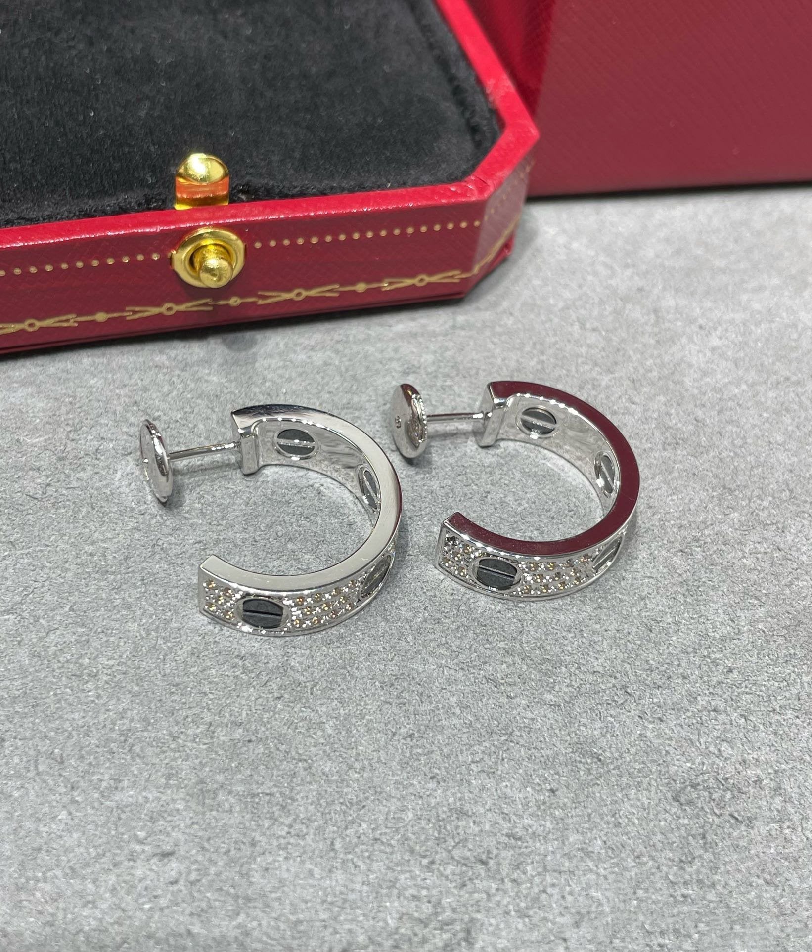 TimiLOVE CERAMIC DIAMOND PAVED SILVER EARRINGS