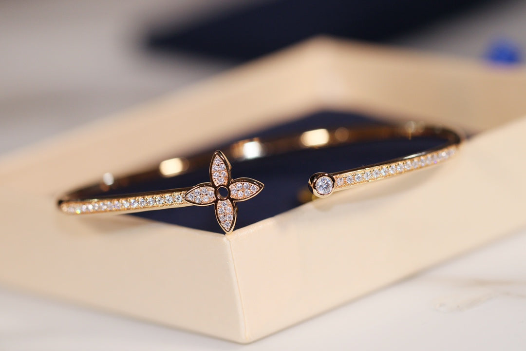 TimiIDYLLE GOLD OPEN BRACELET DIAMOND PAVED