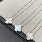 TimiCLOVER MEDIUM SILVER WHITE MOP NECKLACE