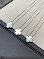 TimiCLOVER MEDIUM SILVER WHITE MOP NECKLACE