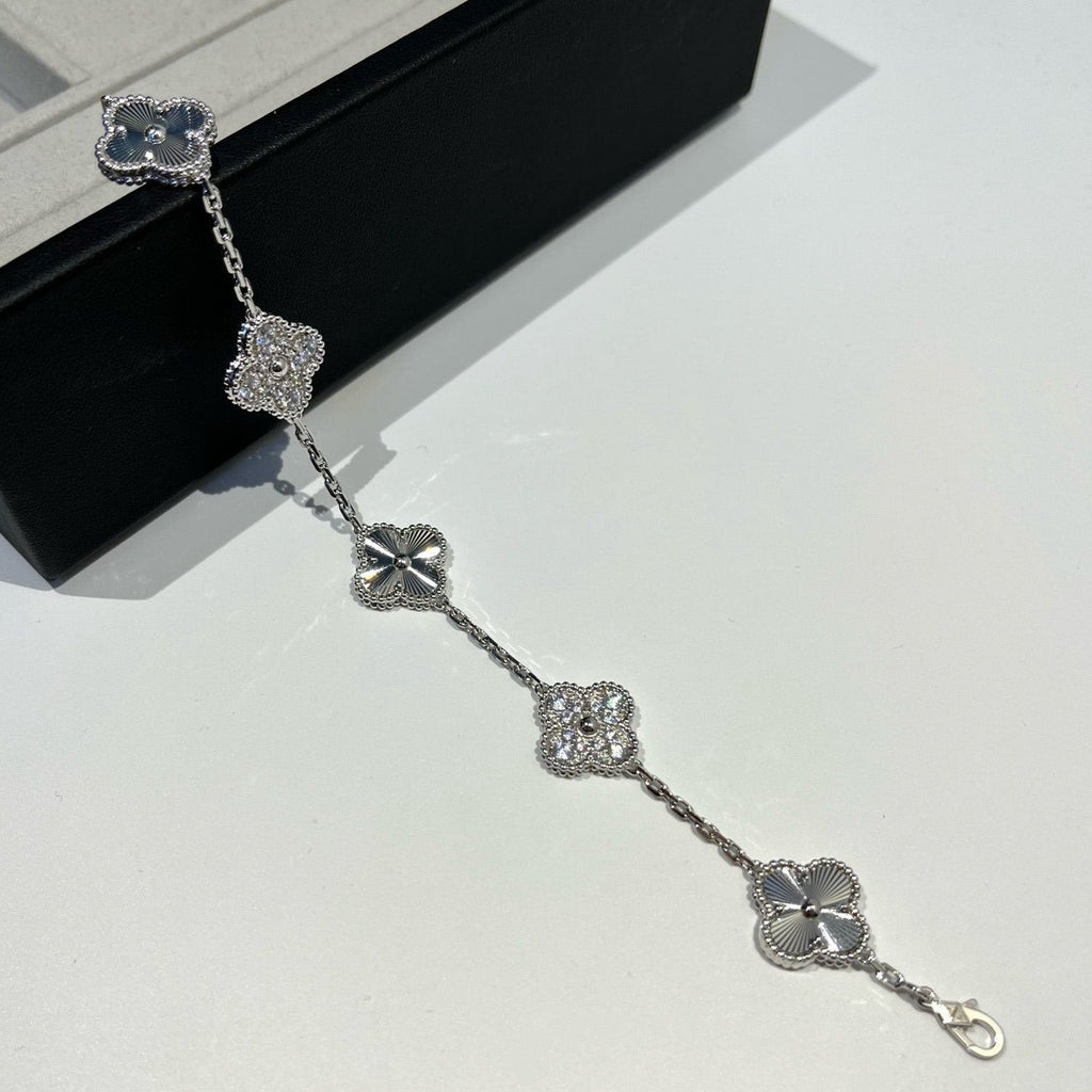 [Timi] CLOVER 5 MOTIF LASER BRACELET COLLECTION