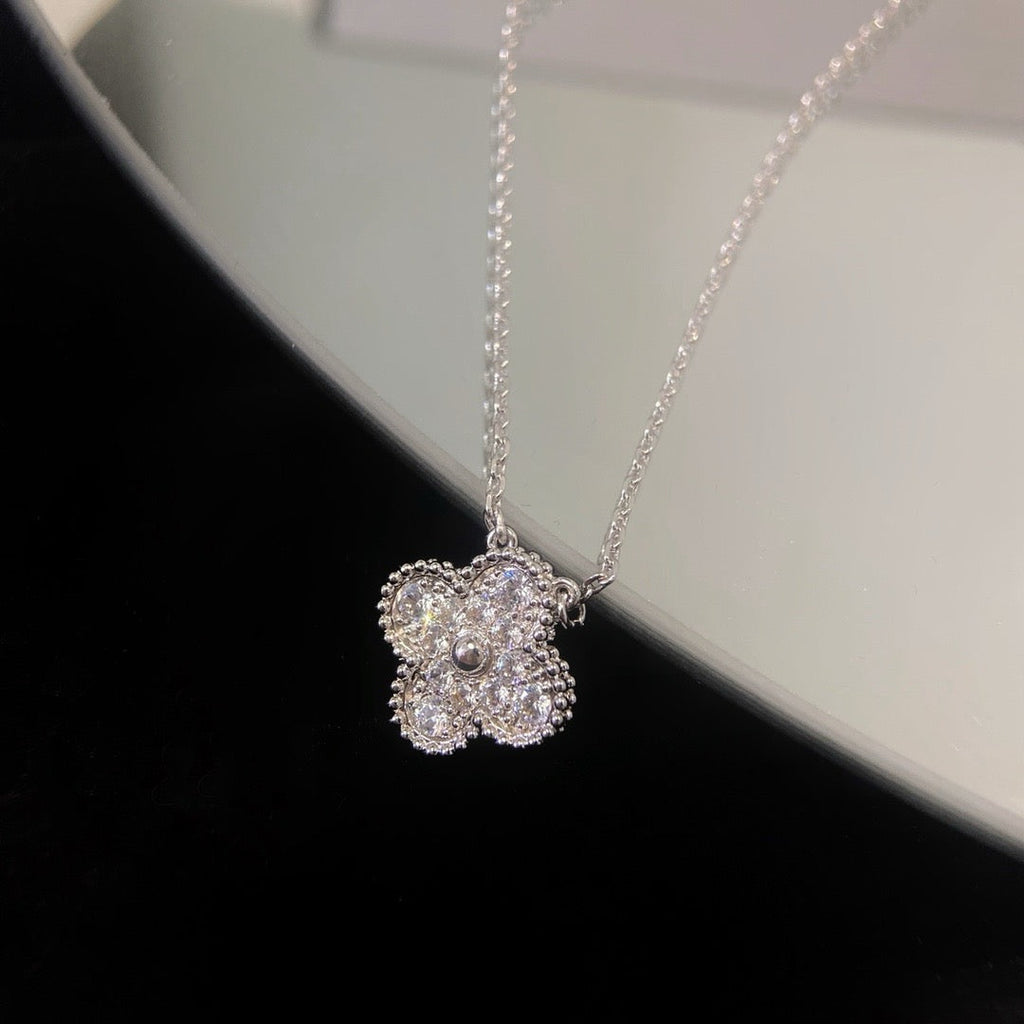 TimiCLOVER 15MM DIAMOND SINGLE FLOWER NECKLACE
