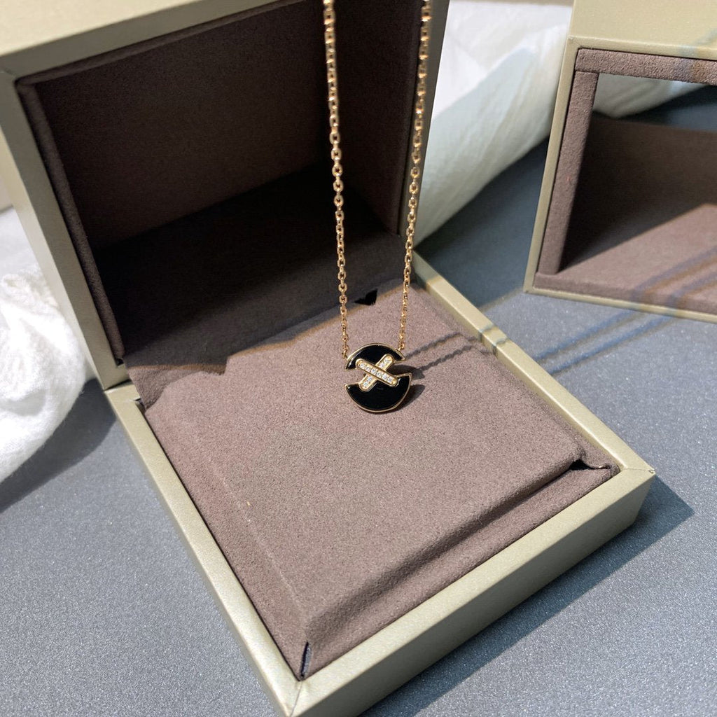 TimiJEUX DE PINK GOLD DIAMOND NECKLACE