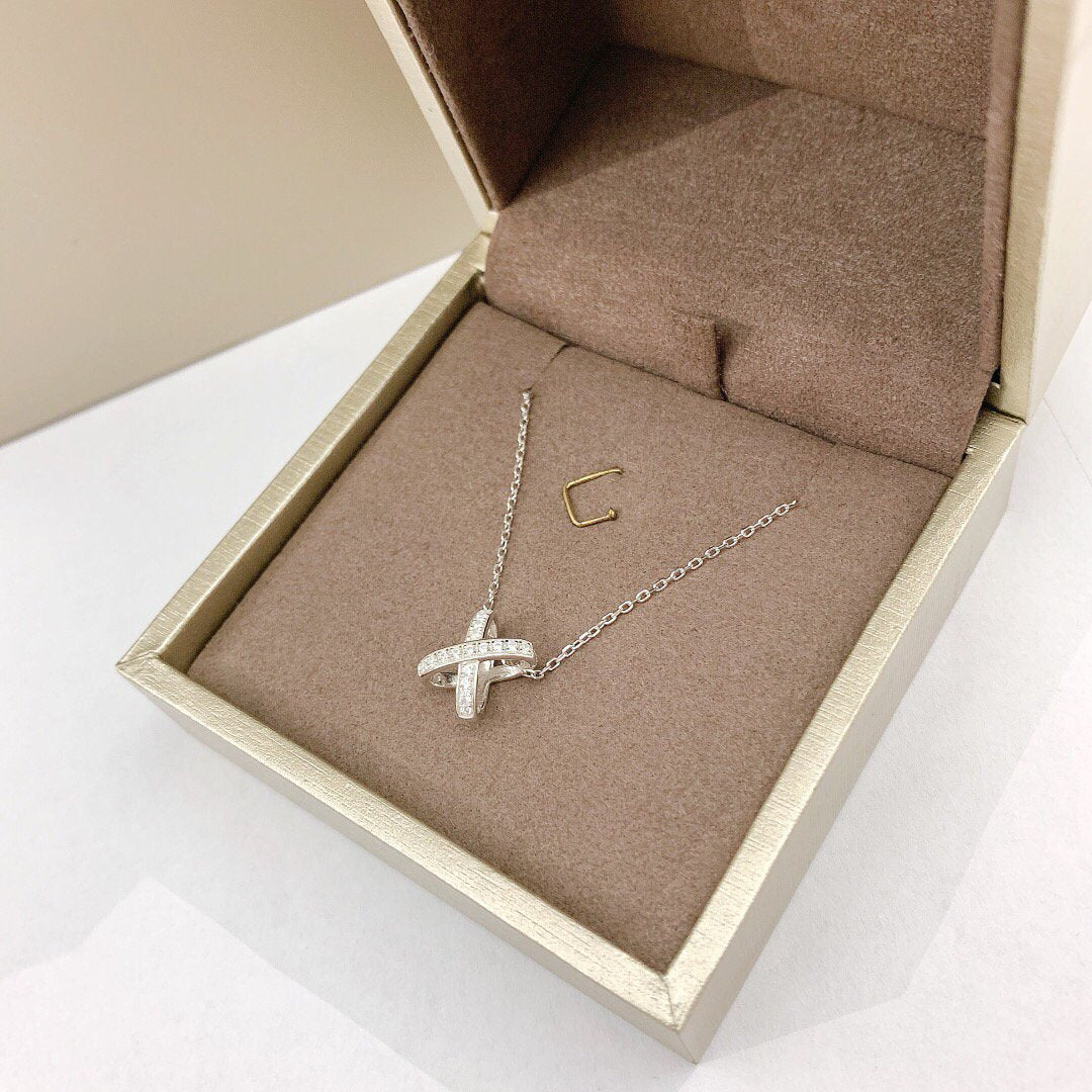 TimiJEUX DE DIAMOND NECKLACE