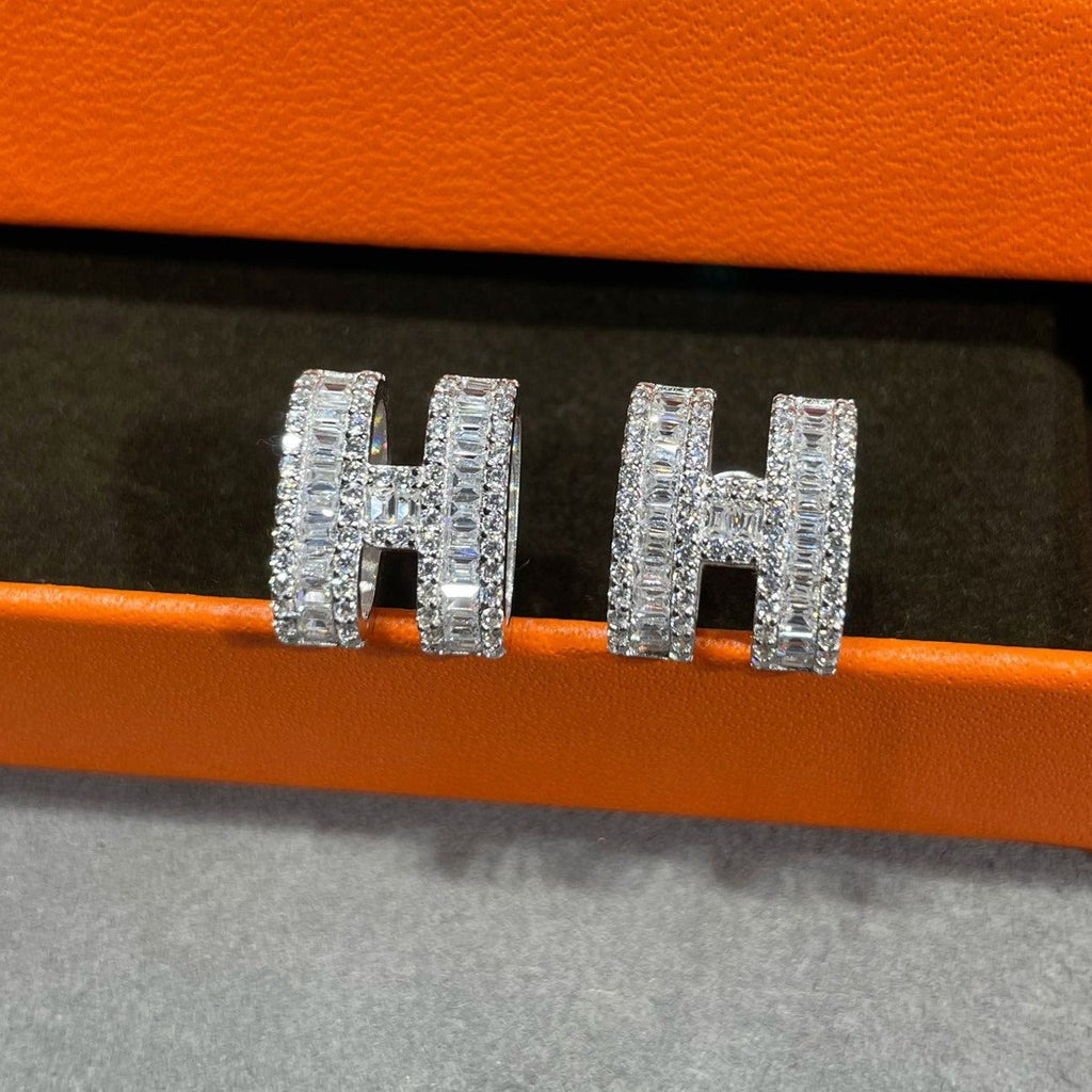 TimiH STUD EARRINGS WITH SILVER DIAMONDS