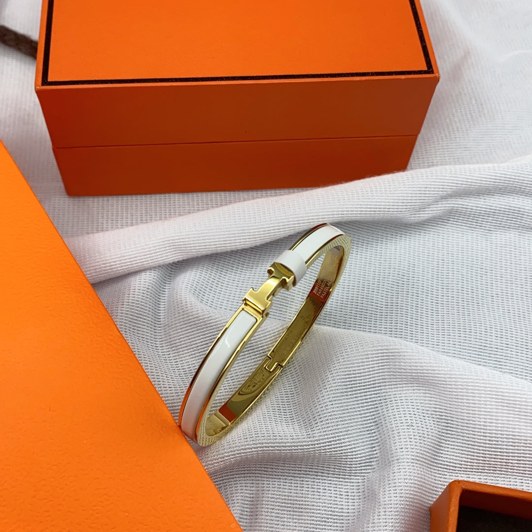 TimiCLASSIC HM CLIC WHITE 8MM ENAMEL BRACELET