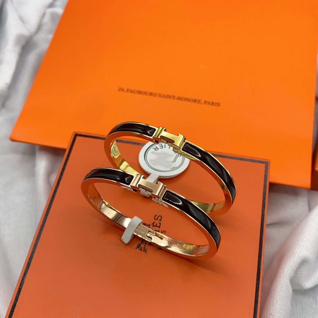 TimiCLASSIC HM CLIC BLACK 8MM ENAMEL BRACELET